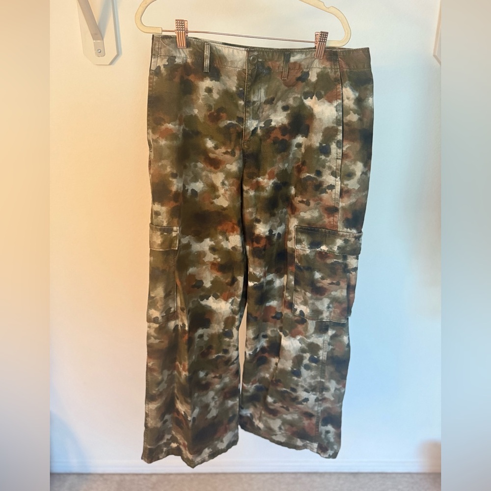 Levi’s Premium Women’s Camo Cargo Utility Pants | Size 30